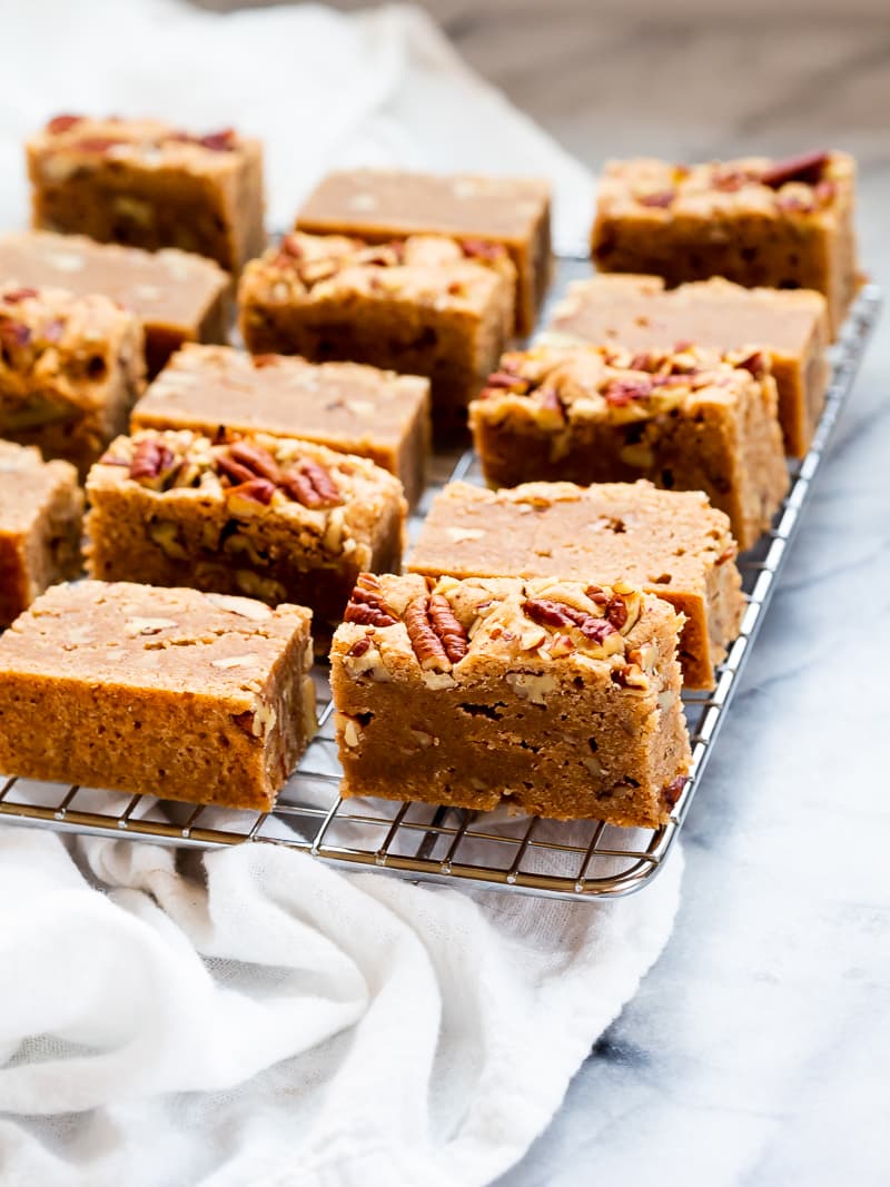Cinnamon Pecan Bars | The Kitchen Paper