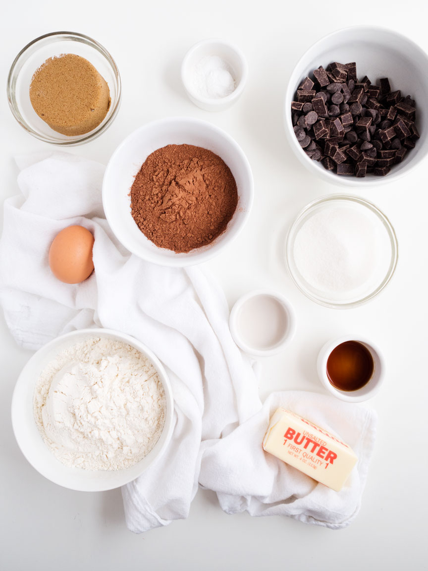 Double Dark Chocolate Chip Cookies | thekitchenpaper.com