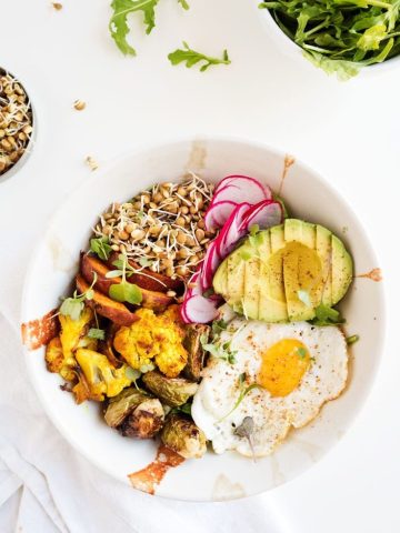 Sprouted Lentil Breakfast Bowl | thekitchenpaper.com