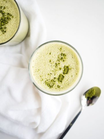 Vanilla Matcha Cashew Milk | The Kitchen Paper
